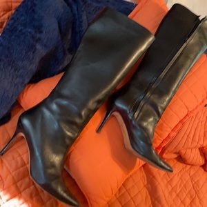 Vintage elegant Manolo Blahnik knee high boot